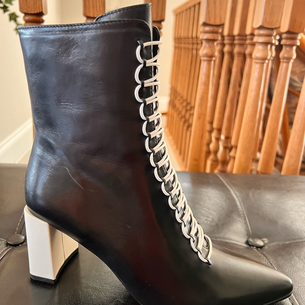 Tamara London Blade Pointed Toe Leather Boots Black and White Size 37 or US 6.5 - Picture 7 of 16
